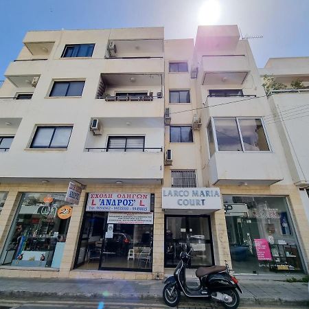 Cheer Up City Apartment, Near To The Finikoudes Beach Larnaca Exterior photo