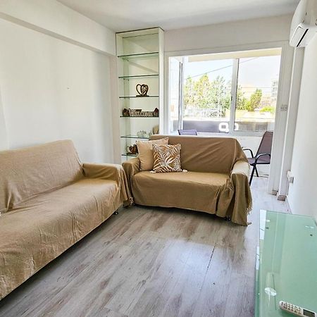 Cheer Up City Apartment, Near To The Finikoudes Beach Larnaca Exterior photo